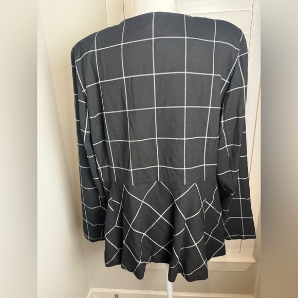 NWT Lane Bryant Black and White Plaid Blazer. Front zipper size 18 - Picture 4 of 11